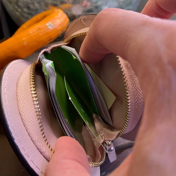 SOLD⛔️Authentic Kate Spade leather trim coin case - Picture 3 of 8